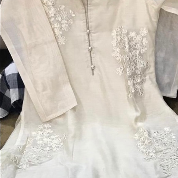 Light weight chanderi silk double layer gown - Picture 3 of 5